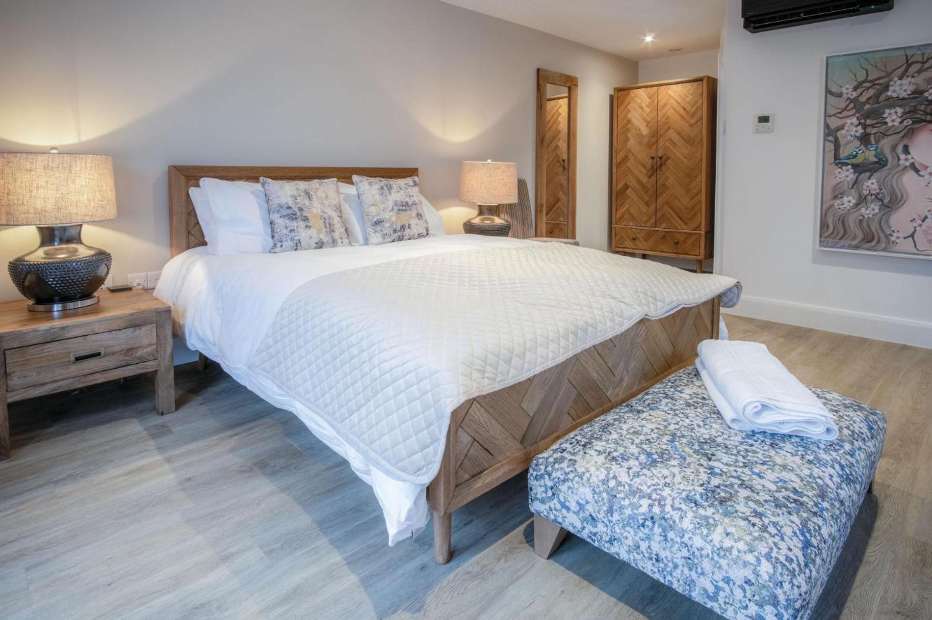 Suite 1 - Sleeping Giant Hotel - Pen Y Cae Inn Брекон Экстерьер фото